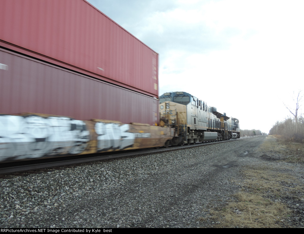 CSX 3245 on I009 